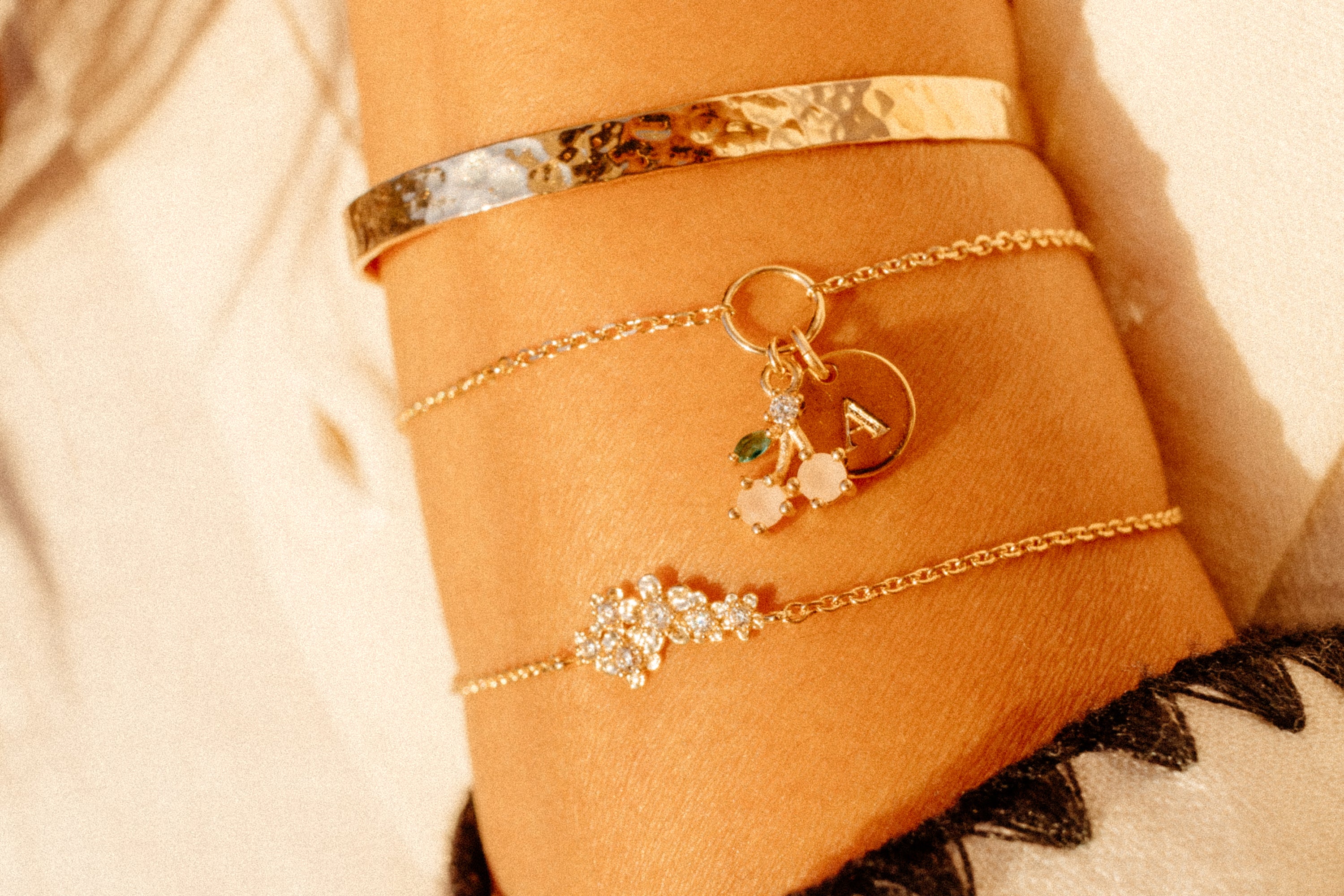 Cerise charm