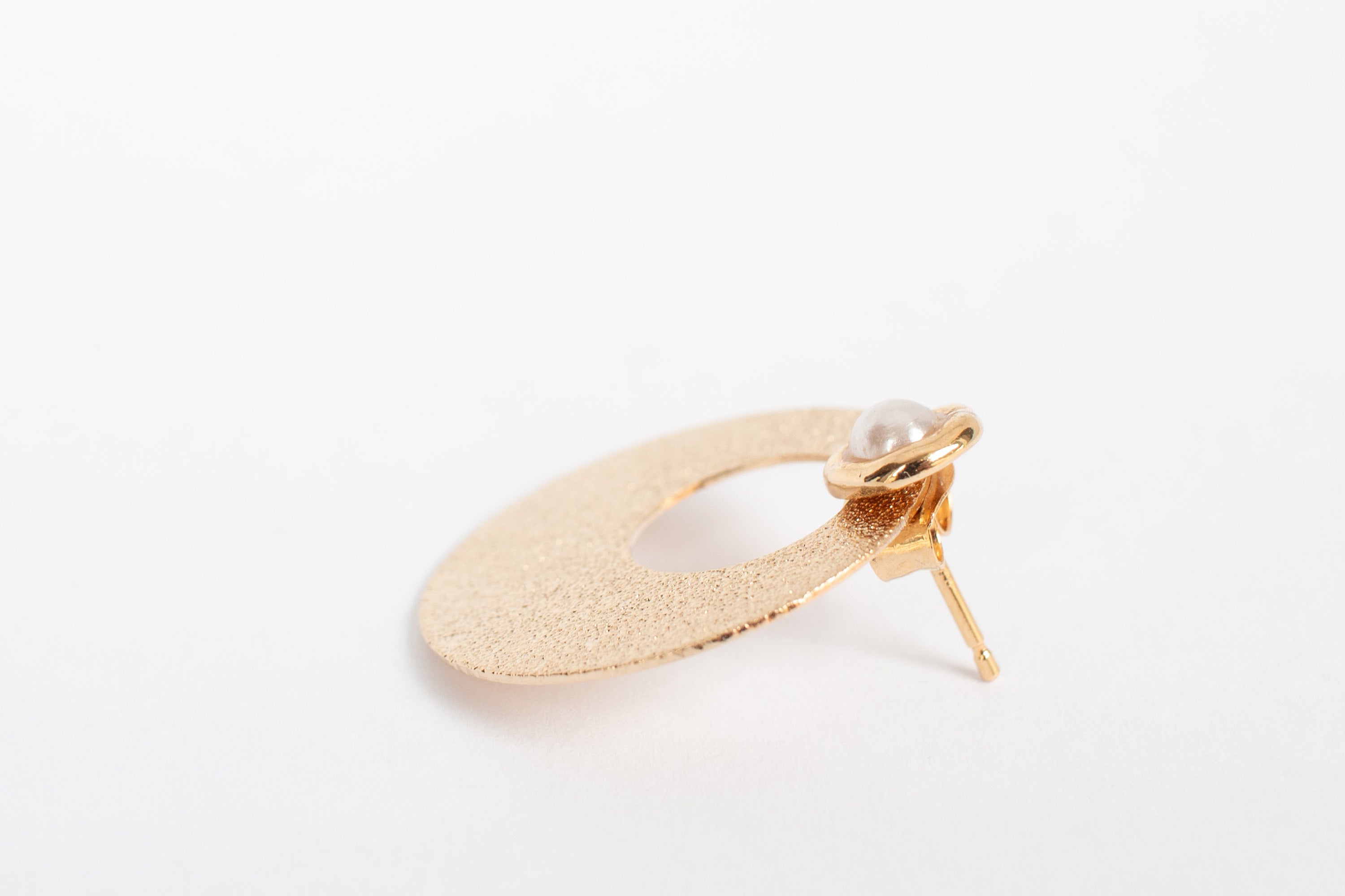 Disk sand charm